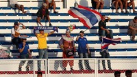 Thailand akan menghadapi Indonesia di babak semifinal dan suporternya juga akan kembali memberi dukungan. Foto: NurPhoto via Getty Images/NurPhoto