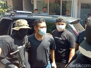 Eks Kasatpol Bunuh Najamuddin Dihadirkan Saat Rekonstruksi, Ini Tampangnya Eks Kasatpol Bunuh Najamuddin Dihadirkan Saat Rekonstruksi, Ini Tampangnya