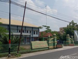 Tiang Telepon Bengkok di Jalan Klaten-Boyolali Akhirnya Diganti Tiang Telepon Bengkok di Jalan Klaten-Boyolali Akhirnya Diganti