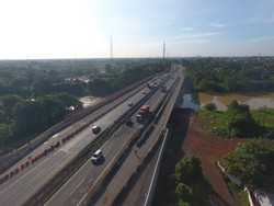 Contraflow Bakal Diterapkan di Tol Merak Imbas Uji Beban Jembatan Ciujung