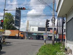 Traffic Light di Simpang Bendogantungan Klaten Mlengos