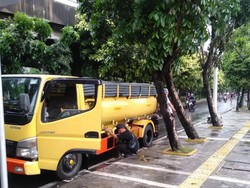 4 Fakta Truk Buang Tinja Sembarang Berujung Denda