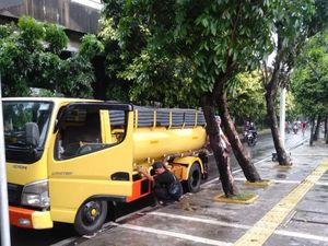 DLH DKI Ungkap Modus-Lokasi Rawan Truk Buang Tinja Sembarangan DLH DKI Ungkap Modus-Lokasi Rawan Truk Buang Tinja Sembarangan