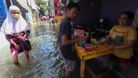 Waduh, Permukiman Warga di Kalianak Surabaya Terendam Banjir Rob