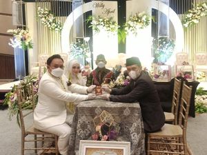 1.697 Sejoli Lamongan Lepas Masa Lajang di Bulan Syawal, Selamat Ya.... 1.697 Sejoli Lamongan Lepas Masa Lajang di Bulan Syawal, Selamat Ya....