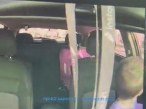 Ngeri! Bocil 7 Tahun Nyetir SUV sampai Lawan Arus Cuma buat Beli Es