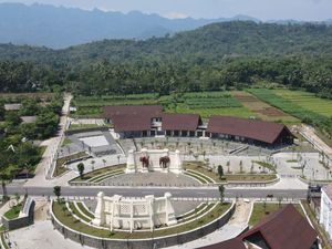 Permudah Akses, Abipraya Tuntaskan Bangun 3 Gerbang Ikonik ke Borobudur