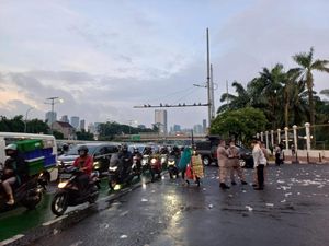 Massa Aksi di Depan DPR Bubarkan Diri, Ancam Gelar Demo Lagi Pekan Depan