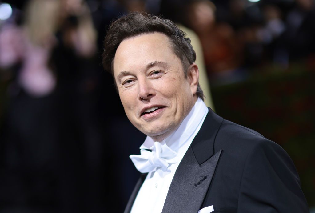 NEW YORK, NEW YORK - MAY 02:   Elon Musk attends The 2022 Met Gala Celebrating 
