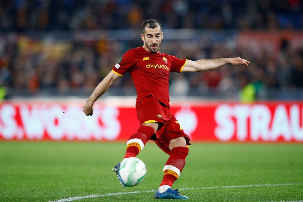 ROME, ITALY - MARCH 17: Henrikh Mkhitaryan of AS Roma controls the ball during the UEFA Conference League Round of 16 Leg Two match between AS Roma and Vitesse at Stadio Olimpico on March 17, 2022 in Rome, Italy. (Photo by Matteo Ciambelli/DeFodi Images via Getty Images)