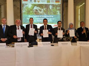 IPB University Gandeng Jerman Kembangkan Teknologi Atasi Kepunahan Badak IPB University Gandeng Jerman Kembangkan Teknologi Atasi Kepunahan Badak