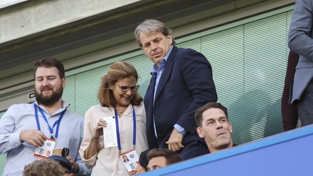LONDON, ENGLAND - MAY 19: Prospective Chelsea owner Todd Boehly during the Premier League match between Chelsea and Leicester City at Stamford Bridge on May 19, 2022 in London, England. (Photo by Robin Jones/Getty Images )