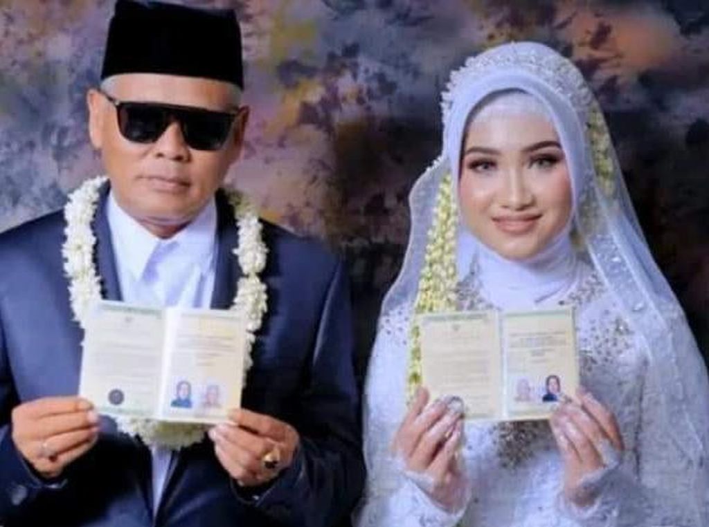Kisah Viral Pria 63 Tahun Menikahi Wanita 19 Tahun, Maharnya Rp 700 Juta Kisah Viral Pria 63 Tahun Menikahi Wanita 19 Tahun, Maharnya Rp 700 Juta