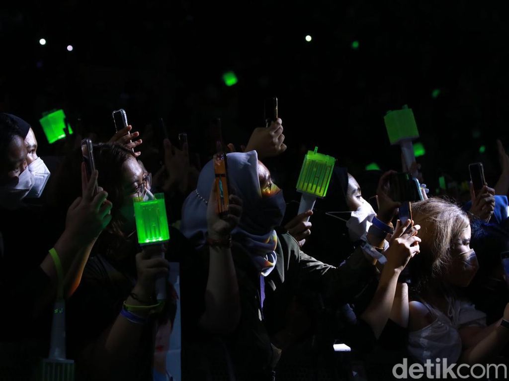 Kemeriahan Fan NCT Dream, Bikin Istora Senayan Bergetar Kemeriahan Fan NCT Dream, Bikin Istora Senayan Bergetar