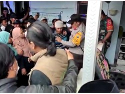 Pesantren di Lumajang Diserbu Warga Atas Dugaan Kiai Cabuli Santri