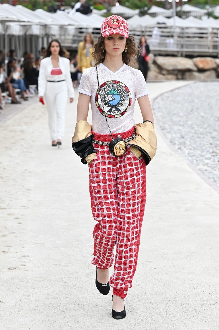 самая популярная одежда 2023