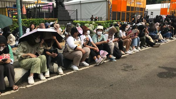 Potret NCTZen yang Rela Antre dari Malam demi Posisi Menonton Terbaik