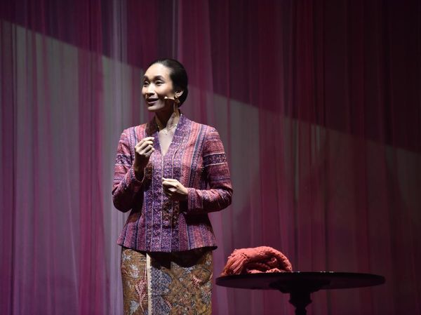 Happy Salma Jadi Inggit Garnasih, Sukses Membius Penonton