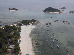 Seindah Pantai Tanjung Kelayang Belitung