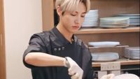Renjun NCT Jago Masak, Mahir Bikin Dumpling Lho!