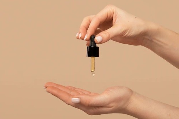 Serum vitamin C/Foto: Freepik/Freepik serum