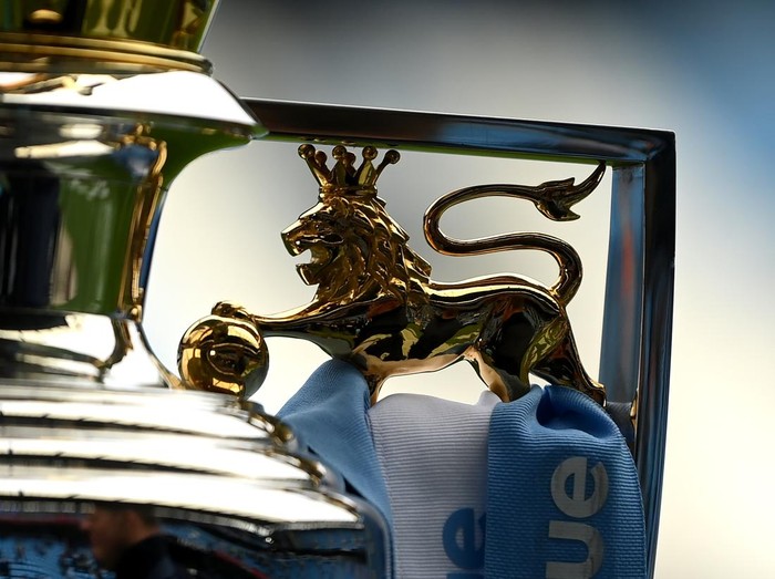 MANCHESTER, ENGLAND - APRIL 10: A detail view of the Premier League trophy during the Premier League match between Manchester City and Liverpool at Etihad Stadium on April 10, 2022 in Manchester, England. (Photo by Michael Regan/Getty Images)