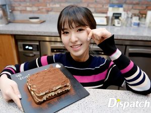 Wendy Red Velvet Hobi Bikin Kue, Ini Pose Manisnya saat Meracik Tiramisu