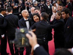 Wanita Telanjang Dada Terobos Red Carpet Cannes, Bawa-bawa Soal Ukraina