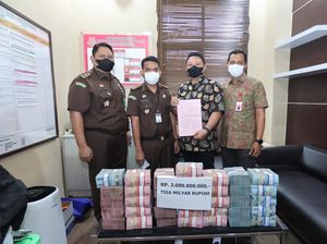 Anak Pertamina Kembalikan Rp 3 M ke Kejati Terkait Proyek Software Fiktif Anak Pertamina Kembalikan Rp 3 M ke Kejati Terkait Proyek Software Fiktif