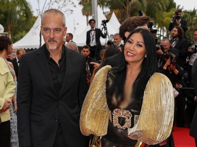 Foto: Anggun Memesona saat Premiere Top Gun di Cannes Film Festival 2022