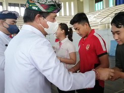 Harumkan Nama Klungkung, 43 Atlet-Pelatih Terima Reward dari Bupati