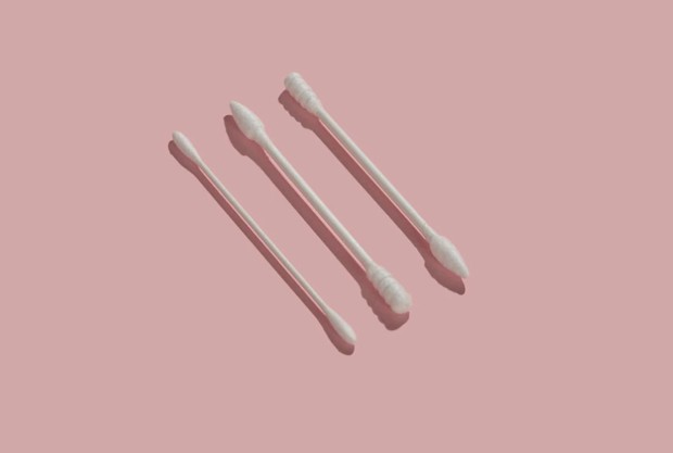 Bersihkan Kembali dengan Cotton-Bud/Foto: freepik.com/Anastasia Kazakova Bersihkan Kembali dengan Cotton-Bud