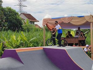 Bikin Deg-degan, Momen Bupati Ciamis Jajal Arena Freestyle BMX