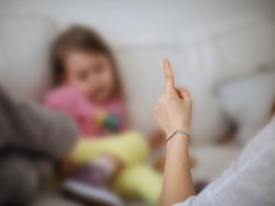 Tega! Ayah di Sukabumi Aniaya Anak Sendiri dan Unggah Videonya di Medsos