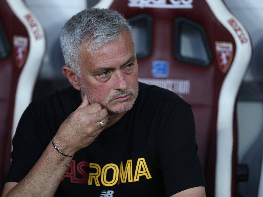 AS Roma Menang, Mourinho kok Menghilang?