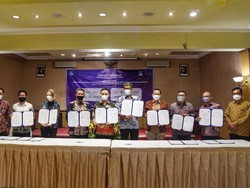 Kemendikbudristek Teken Kerja Sama dengan 6 Industri & Asosiasi