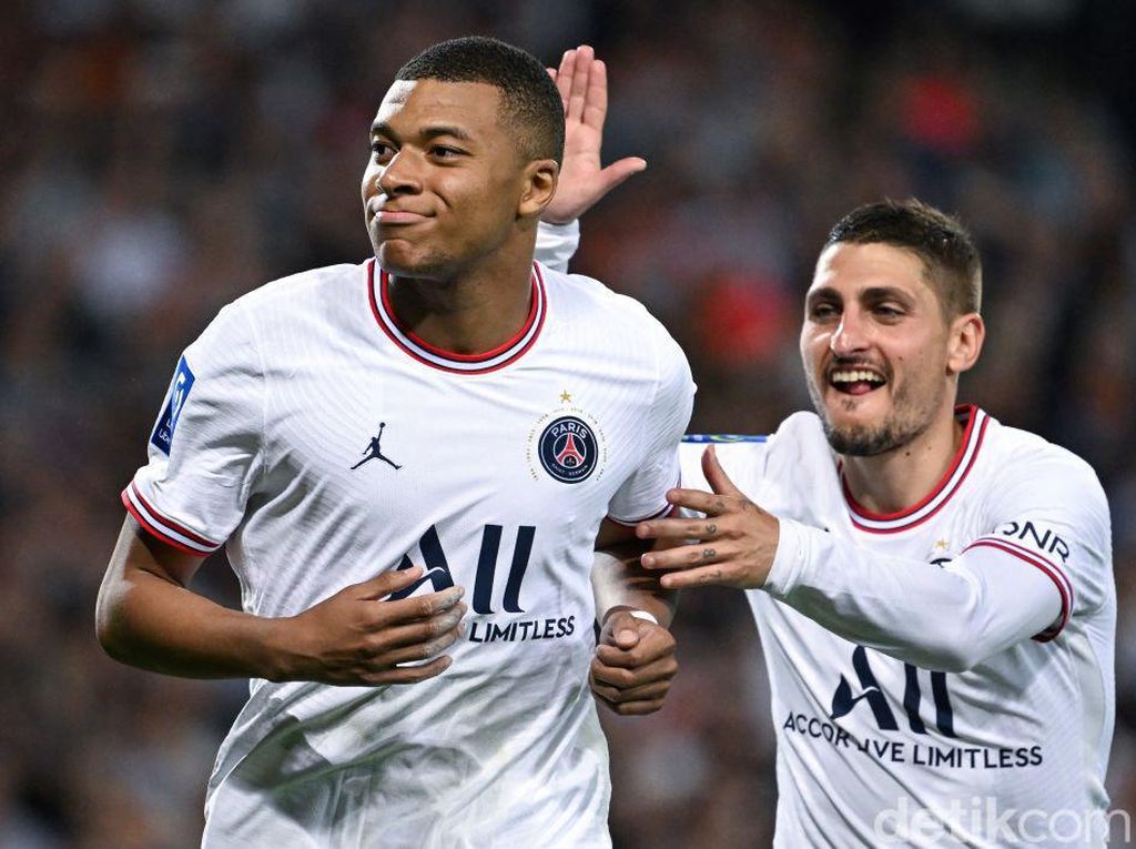 Mbappe Bertahan di PSG Mbappe Bertahan di PSG