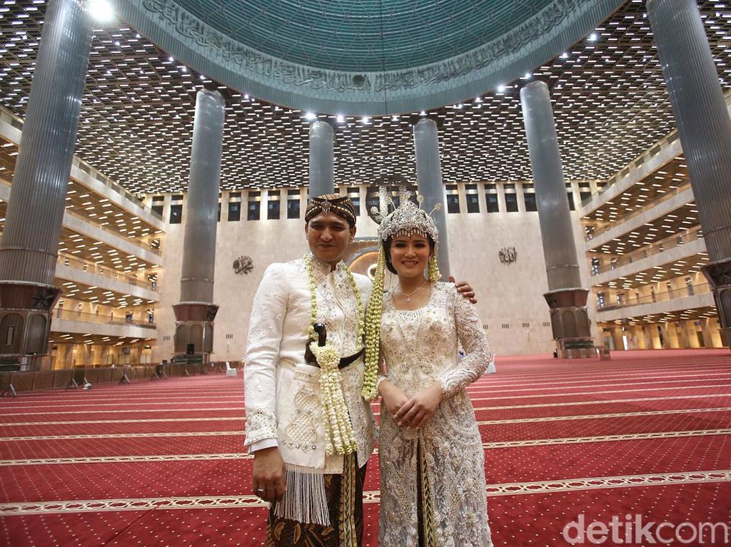Kebahagiaan Masayu Clara dan Qausar Harta Menikah di Masjid Istiqlal
