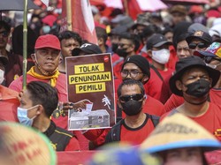 Sejumlah Tuntutan Buruh yang Demo di Kawasan Patung Kuda Hari Ini