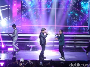 Penampilan Ari Lasso di Allo Bank Festival yang Bikin Pangling Penampilan Ari Lasso di Allo Bank Festival yang Bikin Pangling