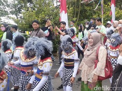 Meriahnya Sesaji Rewanda, Tradisi Khas Syawalan di Goa Kreo Semarang