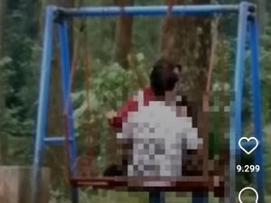 Heboh Sejoli Terciduk Mesum di Ayunan Linggo Asri Pekalongan