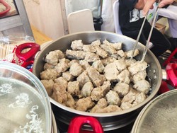 Wajib Coba! 5 Siomay Gerobak yang Laris Ratusan Porsi Hitungan Jam