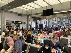 Ragam Alasan Warga Jakarta Baru Mudik Usai Musim Lebaran Ragam Alasan Warga Jakarta Baru Mudik Usai Musim Lebaran