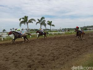 Susi Pujiastuti Sebut Pacuan Kuda di Pangandaran Terbaik Kedua di Dunia