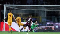 Dengan dua gol itu, Tammy Abraham sudah bikin total 27 gol dari 52 laga di Roma musim ini. Foto: DeFodi Images via Getty Images/DeFodi Images