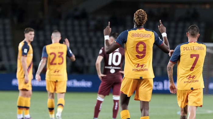 Tammy Abraham during the Serie A match between Torino v Roma, in Torino, on May 20, 2022 (Photo by Loris Roselli/NurPhoto via Getty Images)