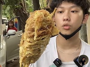 Jumbo Banget! Seleb TikTok Ini Beli Telur Gulung Rp 100 Ribu Jumbo Banget! Seleb TikTok Ini Beli Telur Gulung Rp 100 Ribu