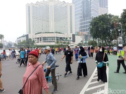 Warga Ramai Datangi CFD di Bundaran HI, Mayoritas Pakai Masker