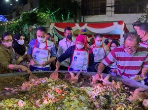 Gubernur Khofifah Hadiri Festival Rujak Uleg Peringati HUT Surabaya